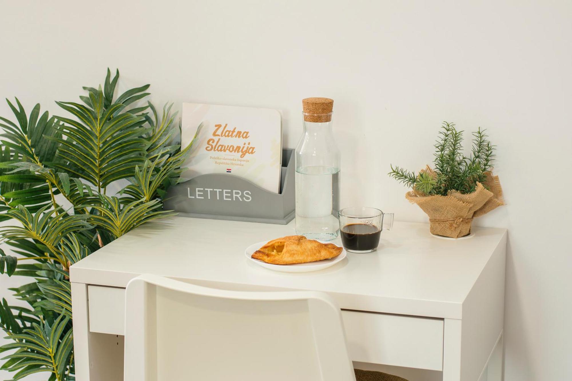 Goodlife Studio Apartment Pozega Bagian luar foto